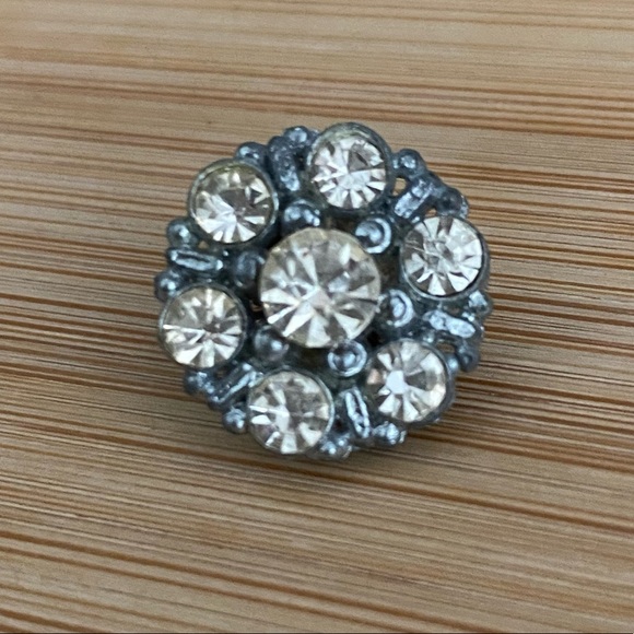 Small Vintage Blue and Clear Crystal Brooch Pin - Picture 9 of 9